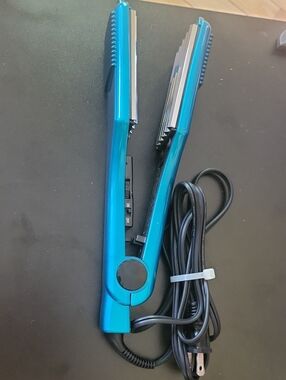 BedHead Teal Blue Hair Straightener